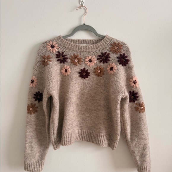 Black Tape_ Sweaters - Floral Embroidered Sweater